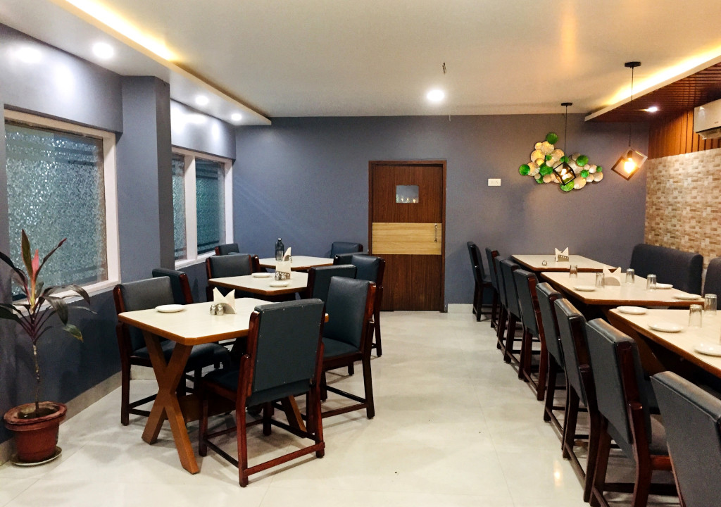 Madhuwan Non Veg AC Restaurant at Hotel Satkar Katihar