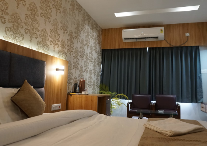 Suite with AC - Hotel Satkar